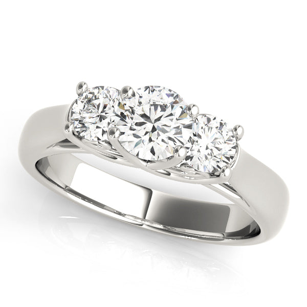 ENGAGEMENT RINGS 3 STONE ROUND