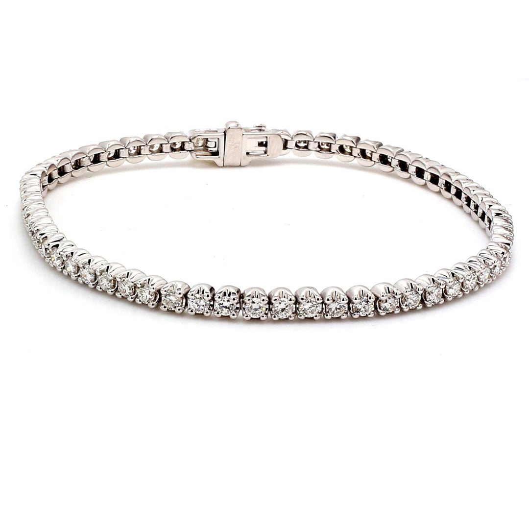 7"" Tennis bracelet with 4-prong set (60) round diamonds.  D2.91ct.t.w.